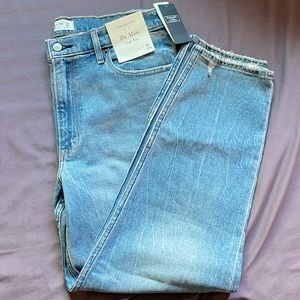 Abercrombie&Fitch | The Mom High Rise Jeans | 30/10 R